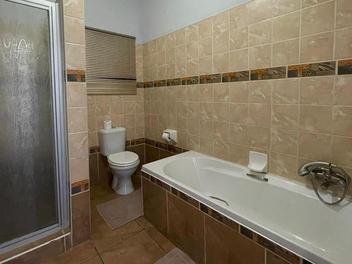 Eden Chalets Windhoek Habitación foto