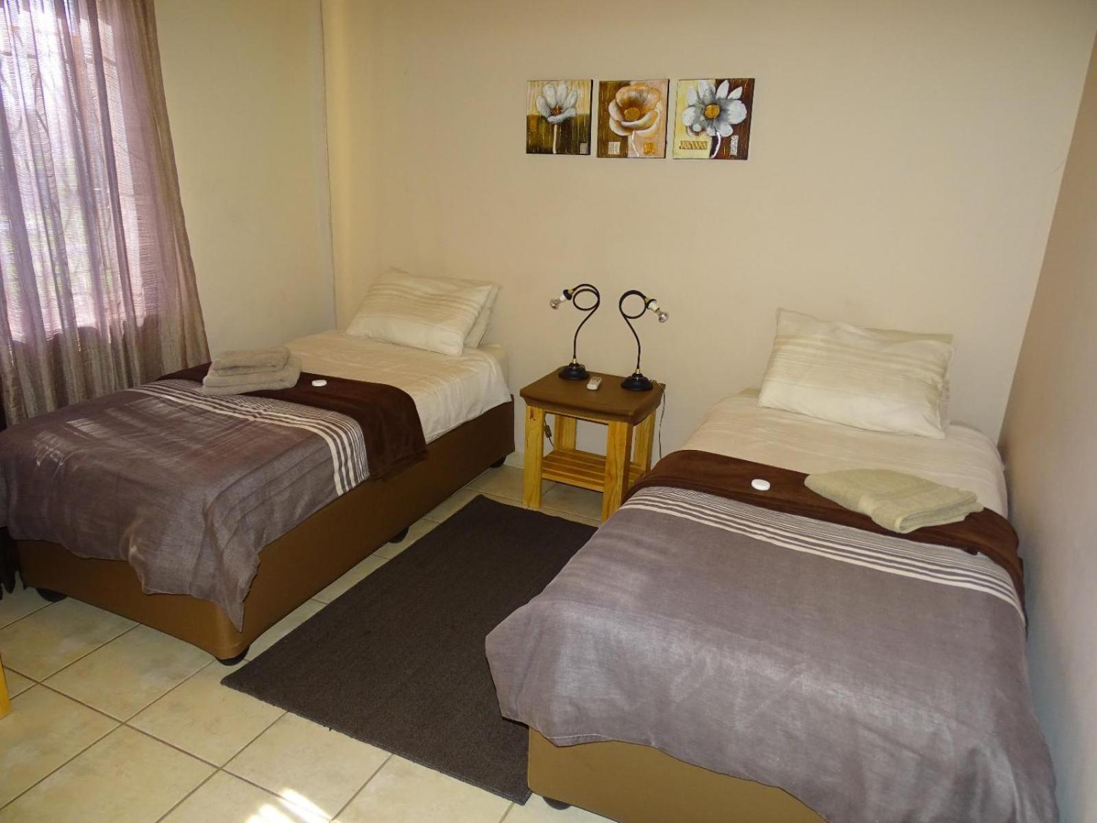 Eden Chalets Windhoek Habitación foto